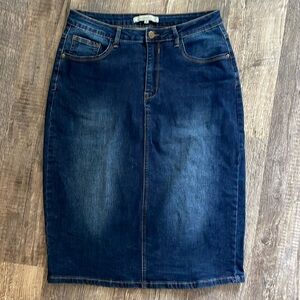 The Main Street Exchange Denim Skirt size 6